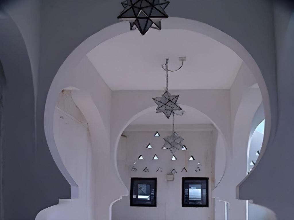 Arabian Art Hotel & Gallery Onjuku Exterior photo