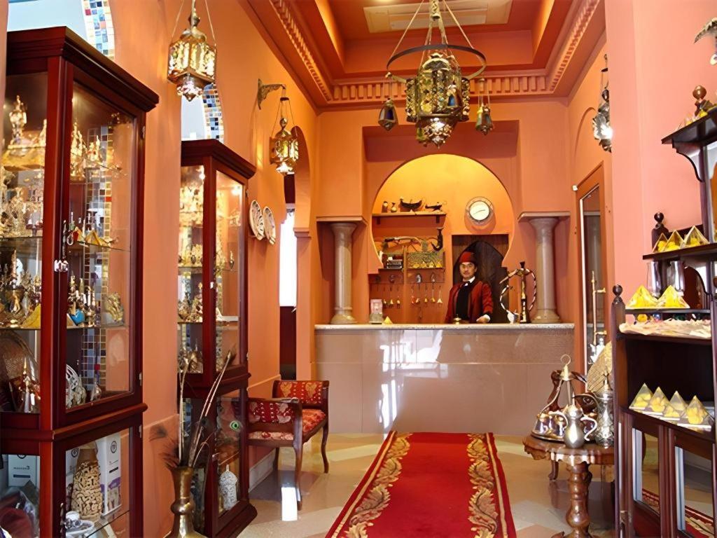 Arabian Art Hotel & Gallery Onjuku Exterior photo